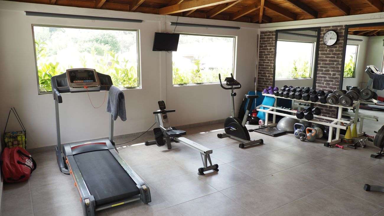 Tiara Holidays - Leonidas Apartments & Suites - gym
